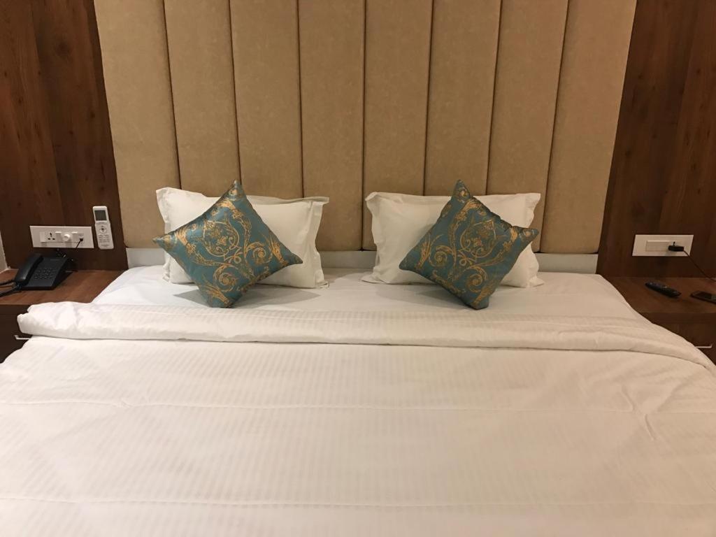 Hotel Hari Vilaas Varanasi Esterno foto
