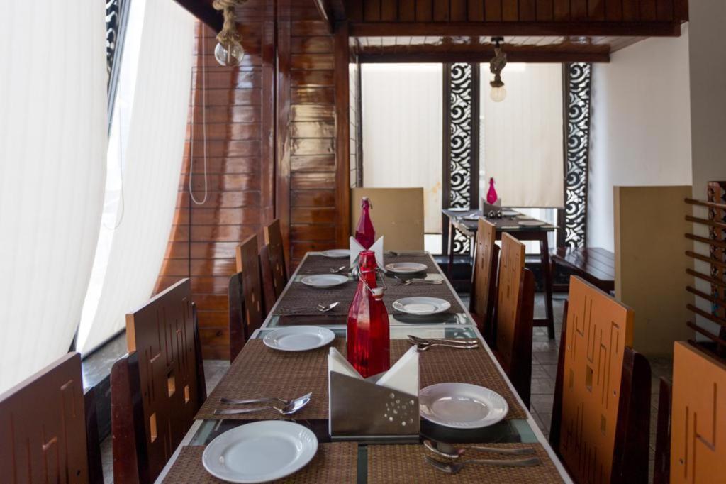 Hotel Hari Vilaas Varanasi Esterno foto