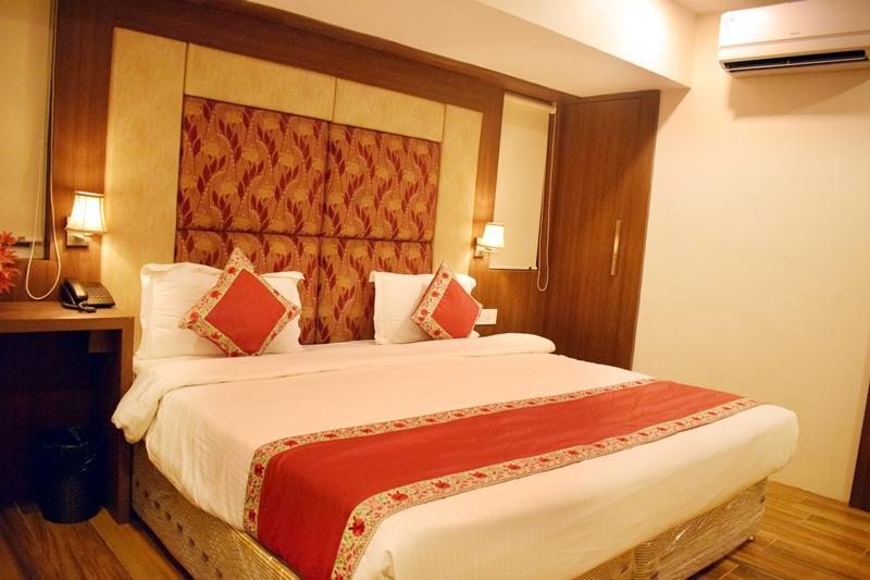 Hotel Hari Vilaas Varanasi Esterno foto