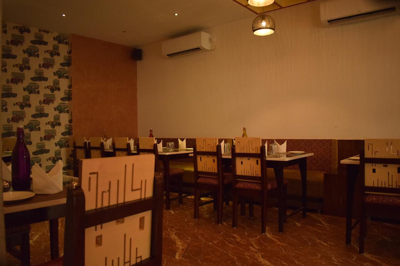 Hotel Hari Vilaas Varanasi Esterno foto