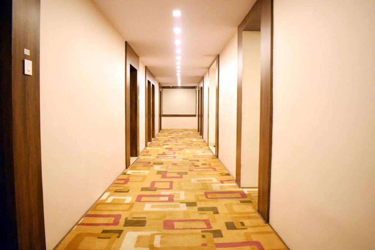 Hotel Hari Vilaas Varanasi Esterno foto