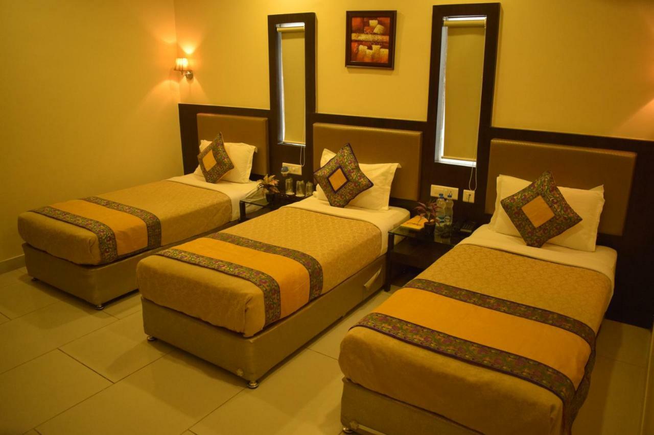 Hotel Hari Vilaas Varanasi Esterno foto